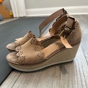 Flower Wedges